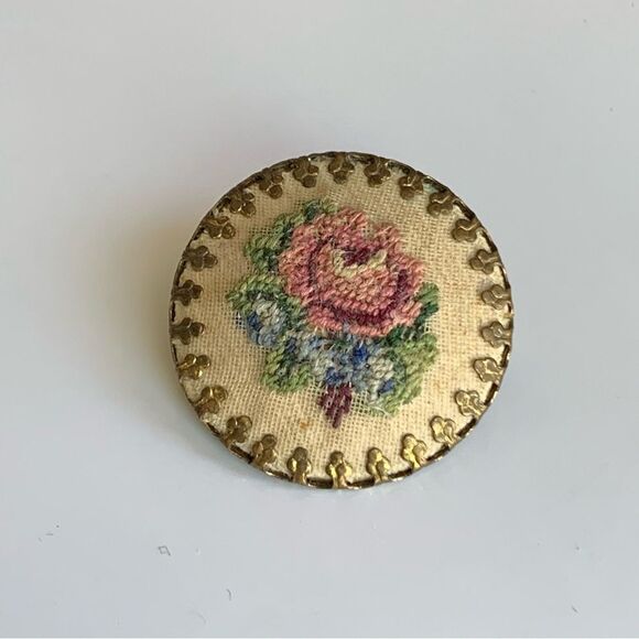Vintage Floral Embroidered Needlepoint Brooch pin with Gold Trim cottage core - Picture 1 of 5